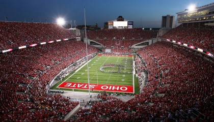 爱游戏内容中心-《英雄联盟手游》职业联赛与《王者荣耀》国际赛事的未来展望，英雄联盟与王者荣耀比赛