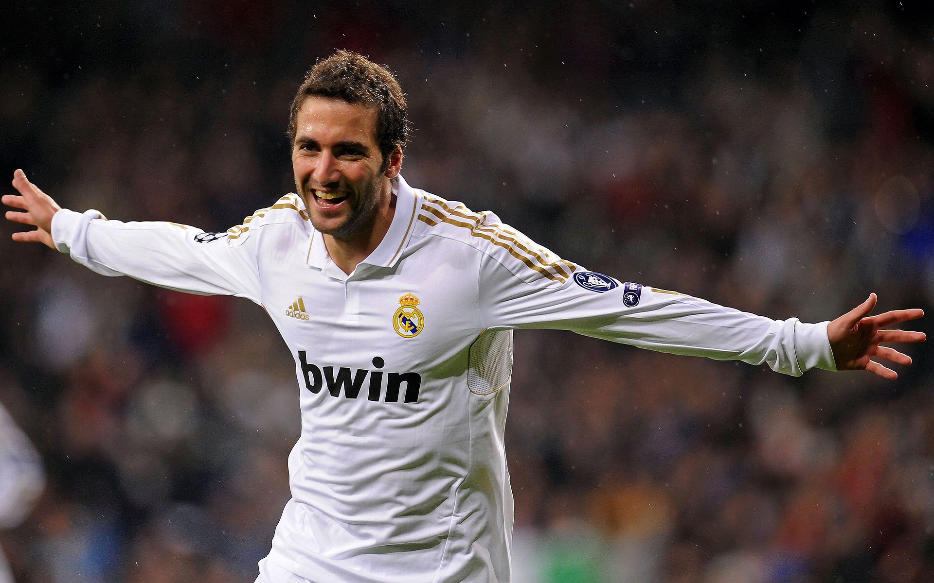 利物浦提前四轮英超夺冠，顶级联赛冠军数追平曼联，利物浦获英超冠军